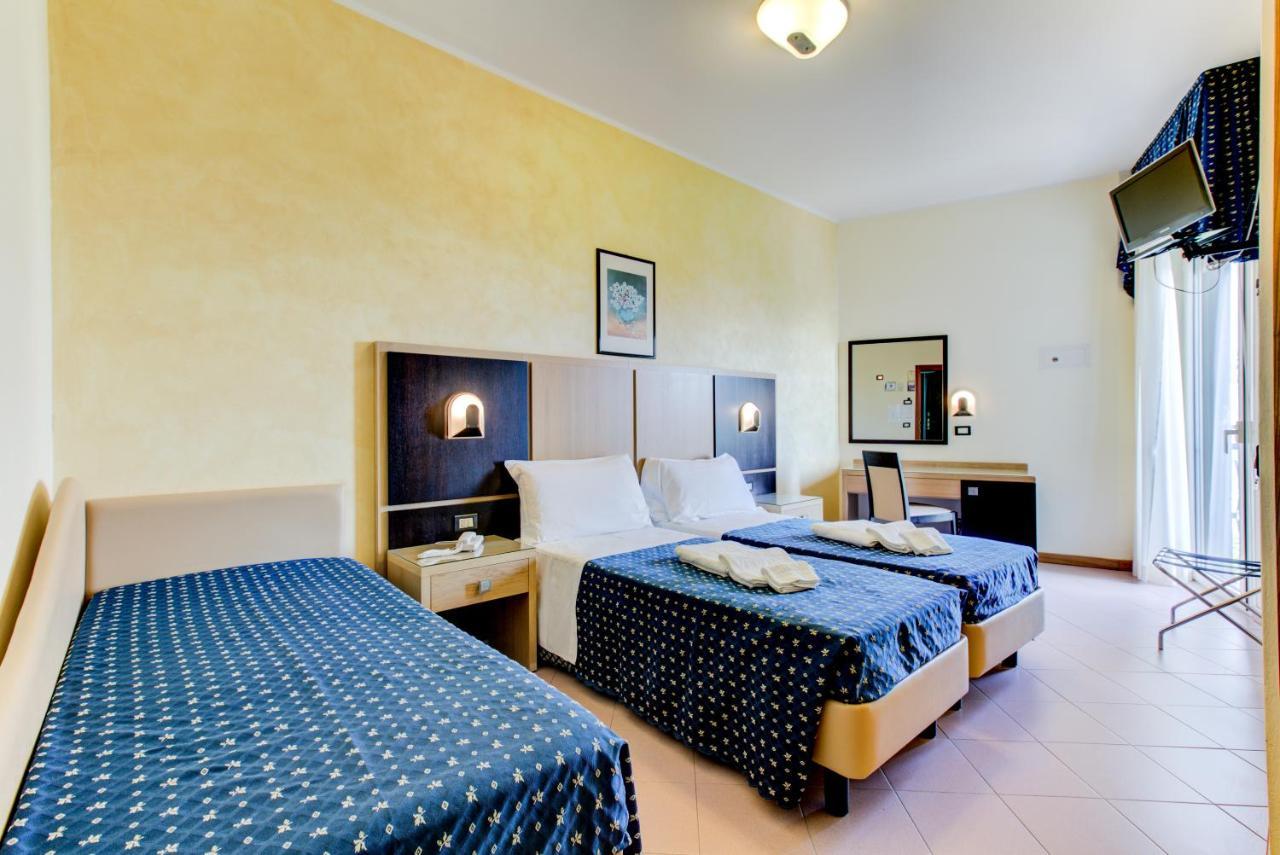 Hotel Verona Cesenatico Exterior foto